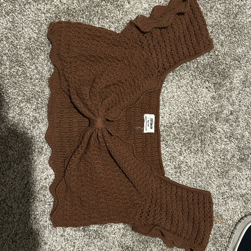 Cropped knit top